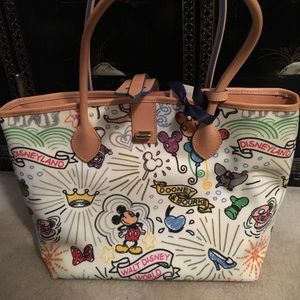 NWT Dooney and Bourke 1st release Sketch tote